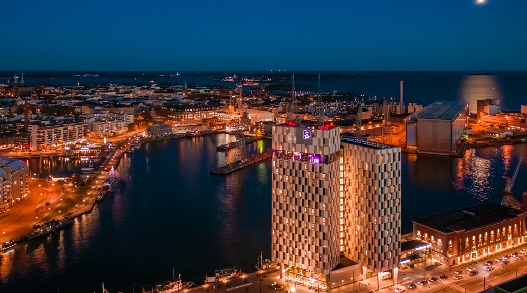 clarion-hotel-helsinki-exterior-view-by-night-skyroom.jpg