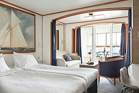 Silja-Serenade_Commodore_p.jpg